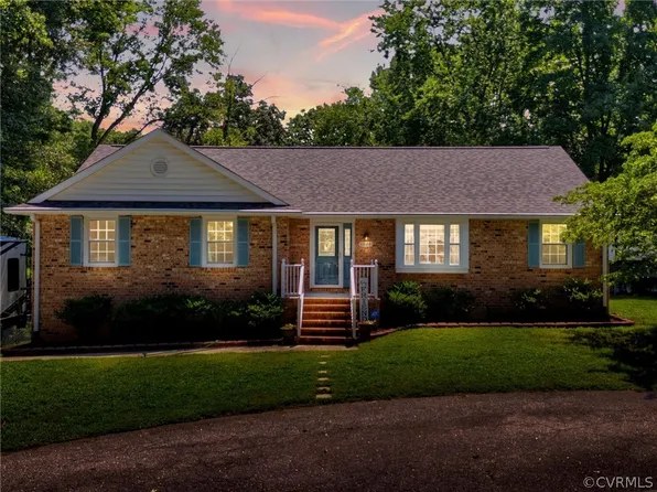 1024 Taylor Ln, Colonial Heights, VA 23834