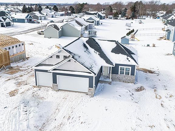 2nd image of 897 Red Hawk Drive