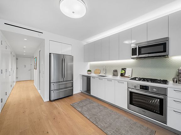 5th image of 685 1st Ave APT 27L