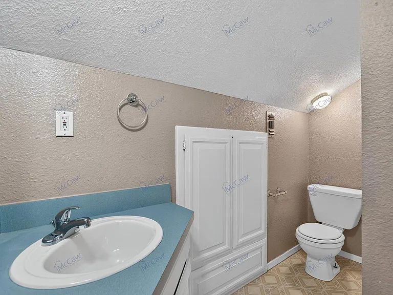 303 S Elm St — Photo 15