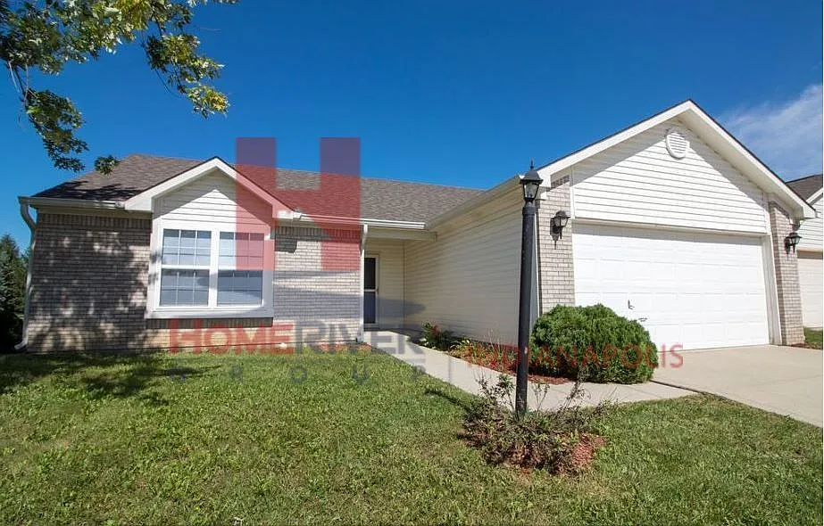 9702 Treyburn Lakes Dr photo 1