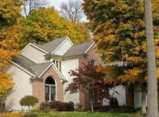 5527 Caplestone Ln, Dublin, OH 43017
