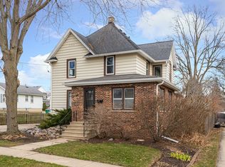 619 Cottage Row, Sycamore, IL 60178