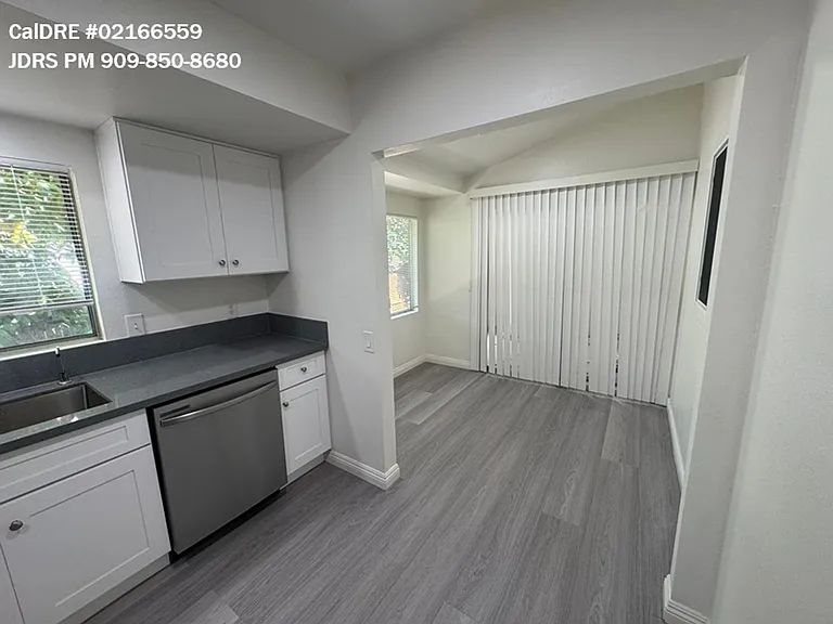 18417 Santar St — Photo 3