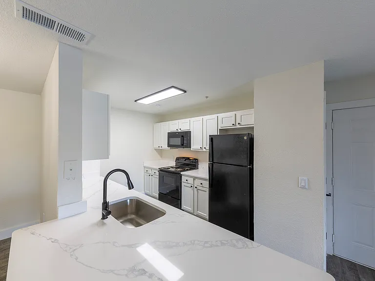 Addison Landing — Photo 22