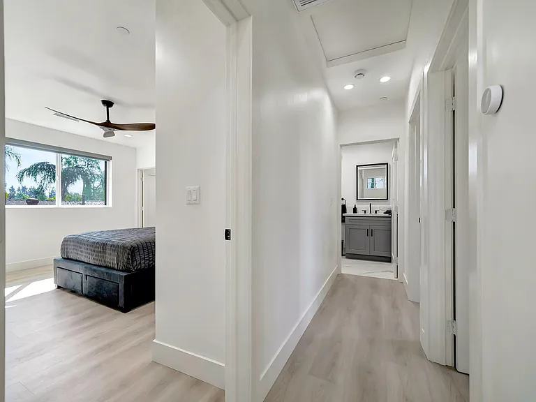 Vanalden Ave — Photo 26