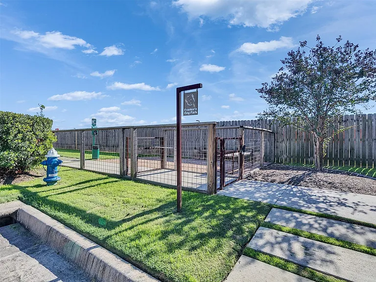 5702 Rucio Ln — Photo 29