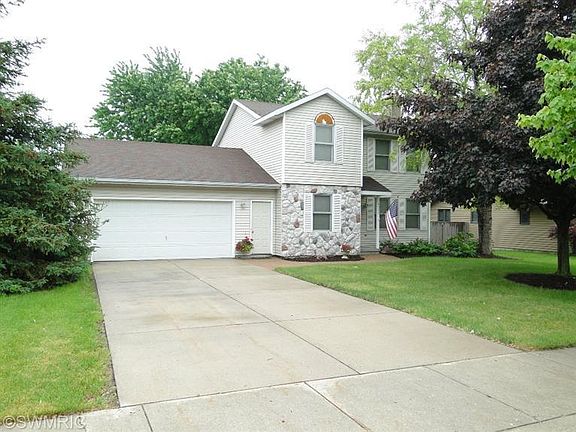 2nd image of 4323 Holyoke Dr SE