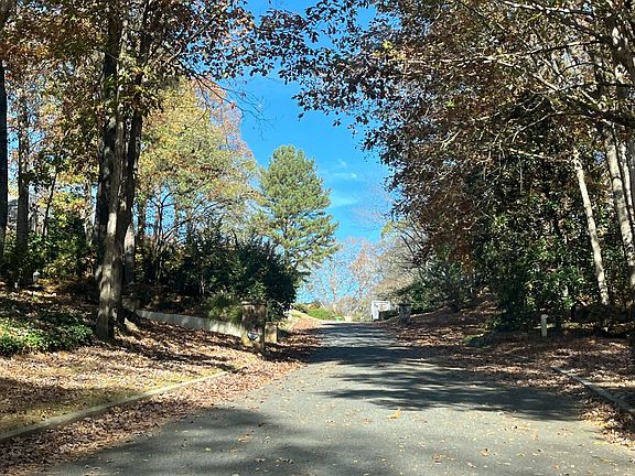 4th image of 8200 Sullivan Hill Rd
