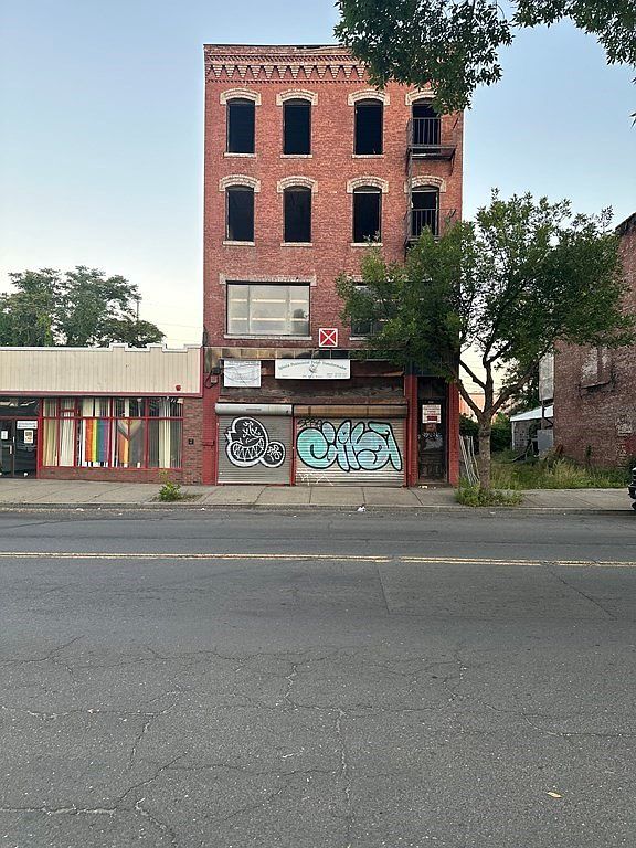 289-291 Main St, Holyoke, MA 01040 | MLS #73155371 | Zillow