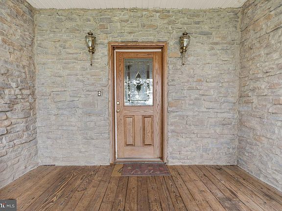 4th image of 1214 W Peake Ln
