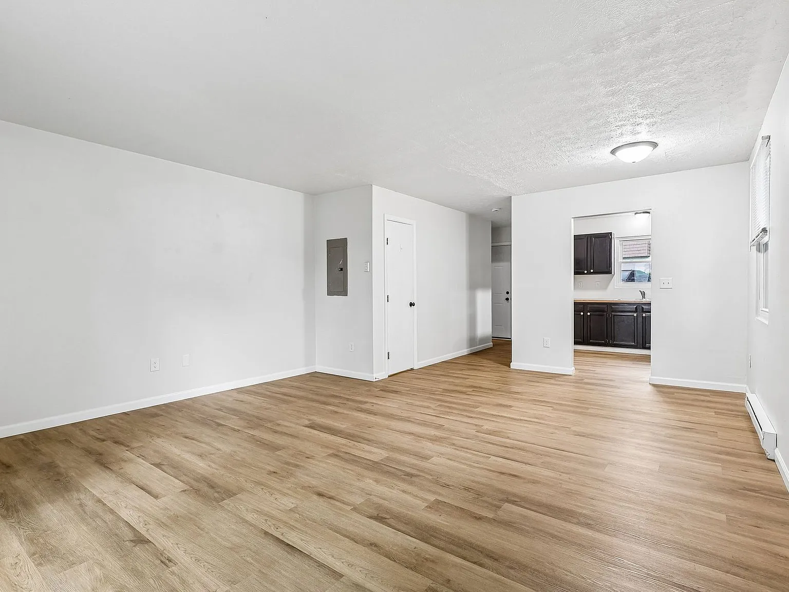 Aurora Apartments — Photo 3