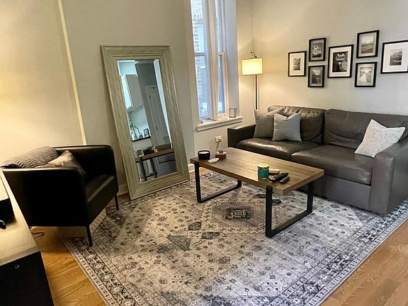 3rd image of 1930-1 N Damen Ave #2F