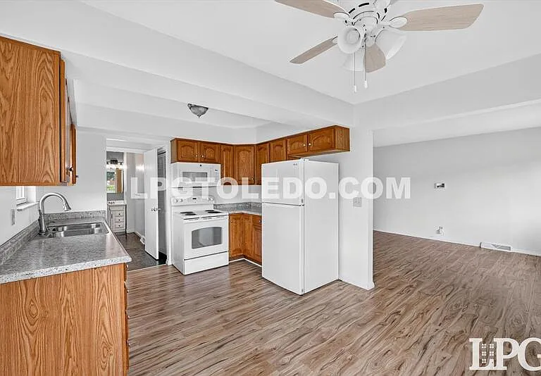 1818 Christian Ave — Photo 10