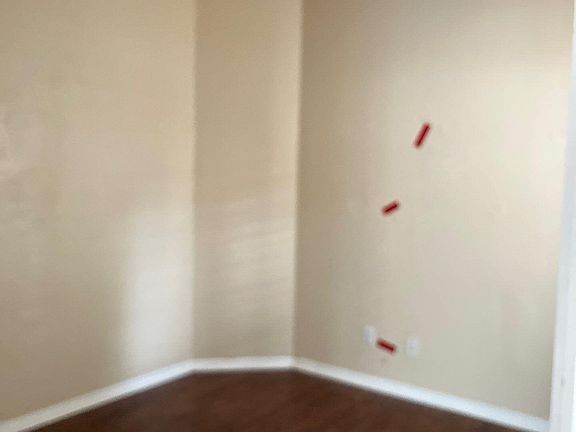 3rd image of 688 WAKEVIEW Drive