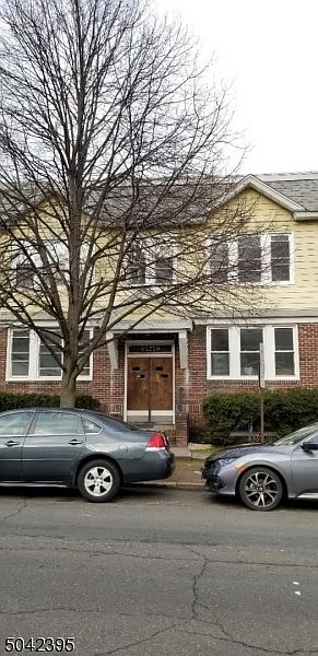 2nd image of 523 Beardsley Ave APT 2
