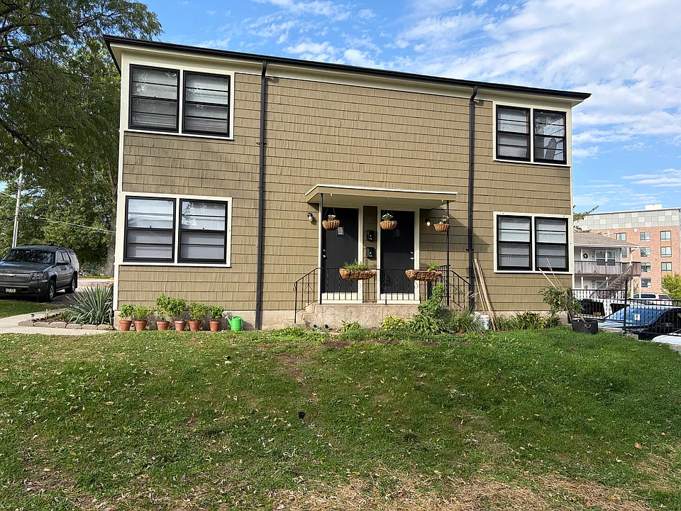 84 Olive Ct