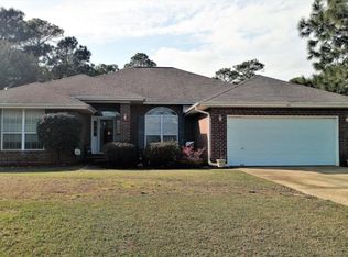 1927 Cardinal Ln, Navarre, FL 32566