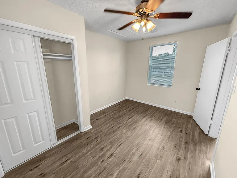 321 W Ianthe St #6 — Photo 7