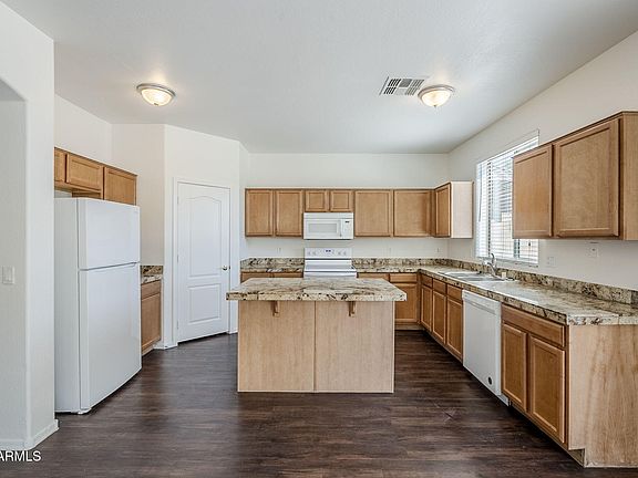 5th image of 6923 S 37TH Glen