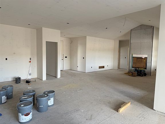 5th image of 4594 Broken Spoke Rd