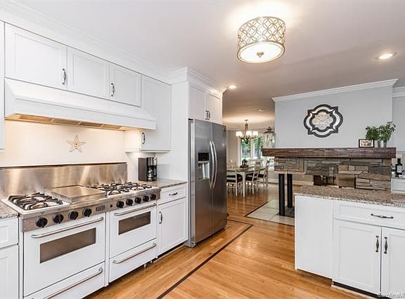 5th image of 7325 Ivy Hill Ln