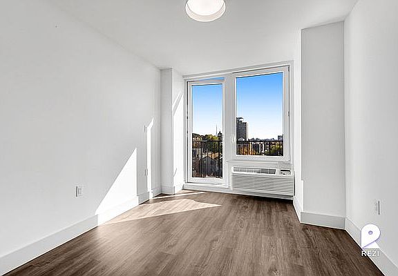5th image of 2069 Honeywell Ave APT 7B