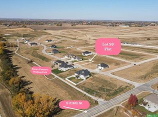 21714 Parkview Dr, Gretna, NE 68028