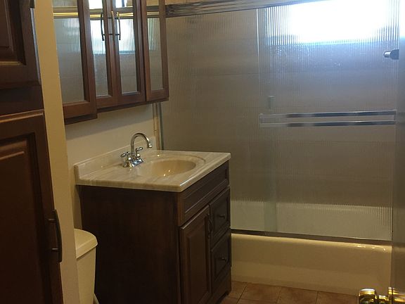 3rd image of 413 Chestnut Ave