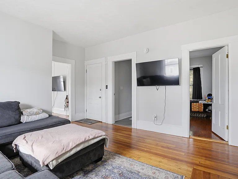 747 Union St #2 — Photo 7