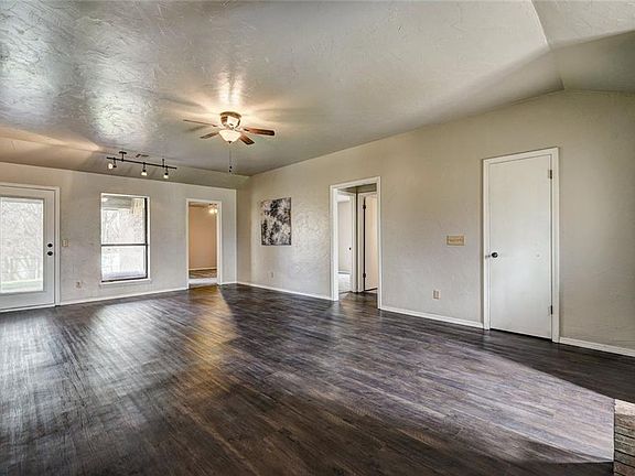 5th image of 601 S Greengate Dr