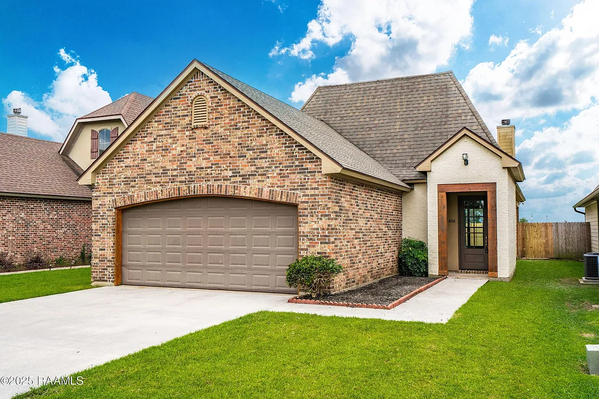 Building Photo - 606 Highland View Dr
