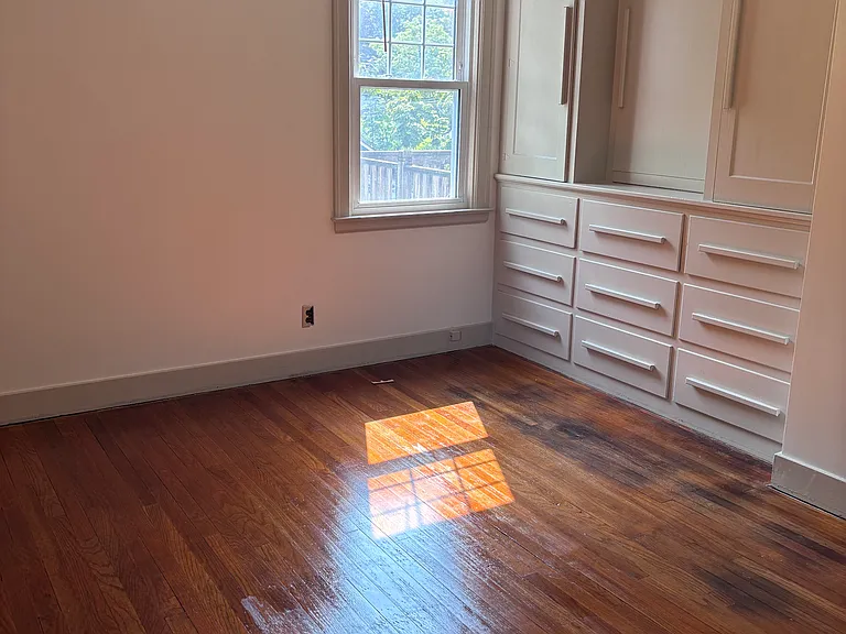 906 Pauline Blvd — Photo 9