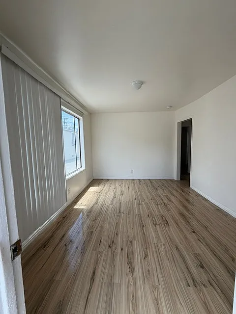 2 bed, 700 sqft, $2,350 — Photo 2