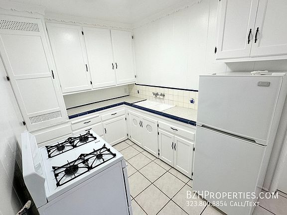 4th image of 1137 1/2 N Vista St #A