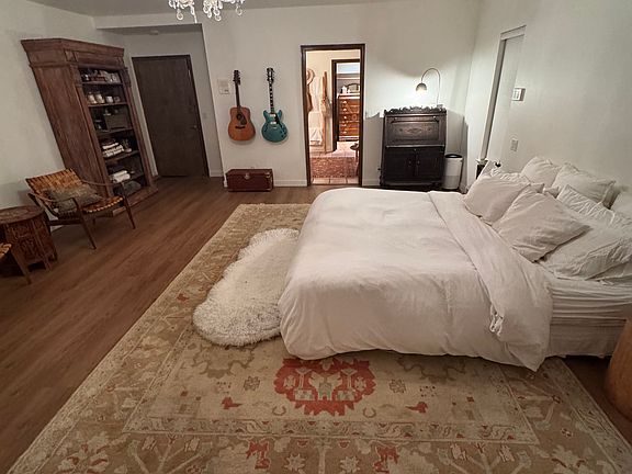 3rd image of 4089 Sunset Ln