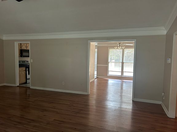 2nd image of 123 Lovvorn Ln