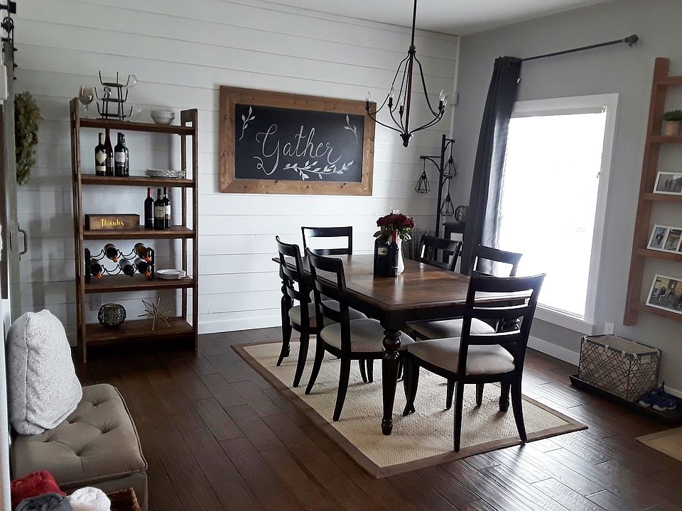 Dining w/plank walls