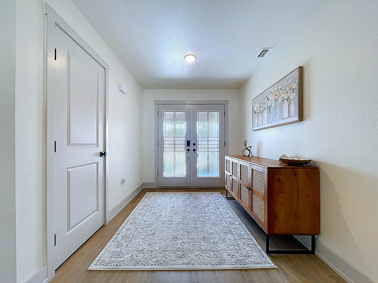 1 bed, 2104 sqft, $1,150 — Photo 3