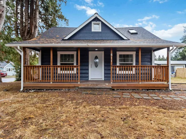 611 Pioneer Ave NE, Castle Rock, WA 98611