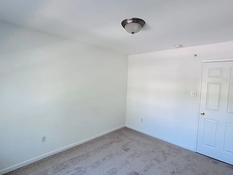 1011 King Way — Photo 12