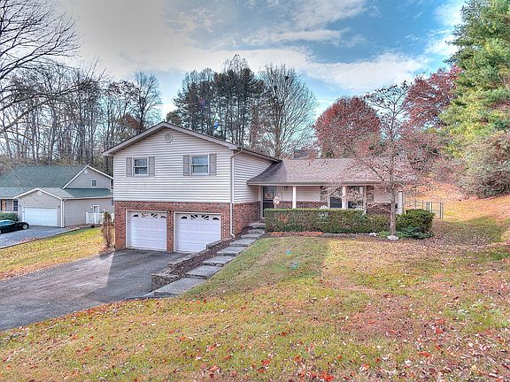 3rd image of 501 Brookwood Dr