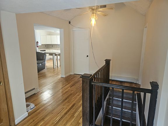 4th image of 69 Mount Hope Rd