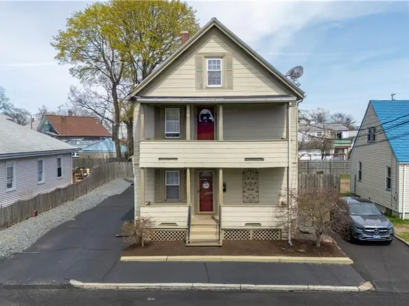 54 Harris St, Pawtucket, RI 02861