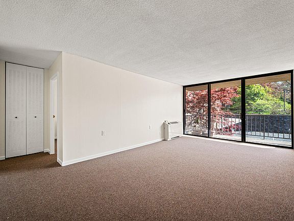 2nd image of 801 Yale Ave APT 411