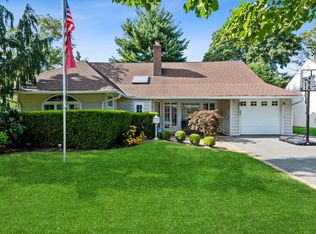6 Ranch Pl, Merrick, NY 11566