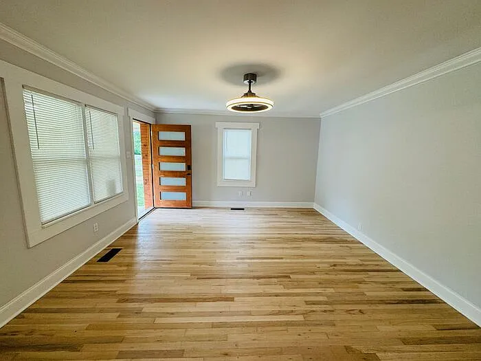 3 bed, 1.0 bath, 1053 sqft, $1,575 — Photo 4