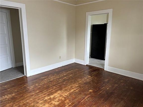 3rd image of 146 Terrance St