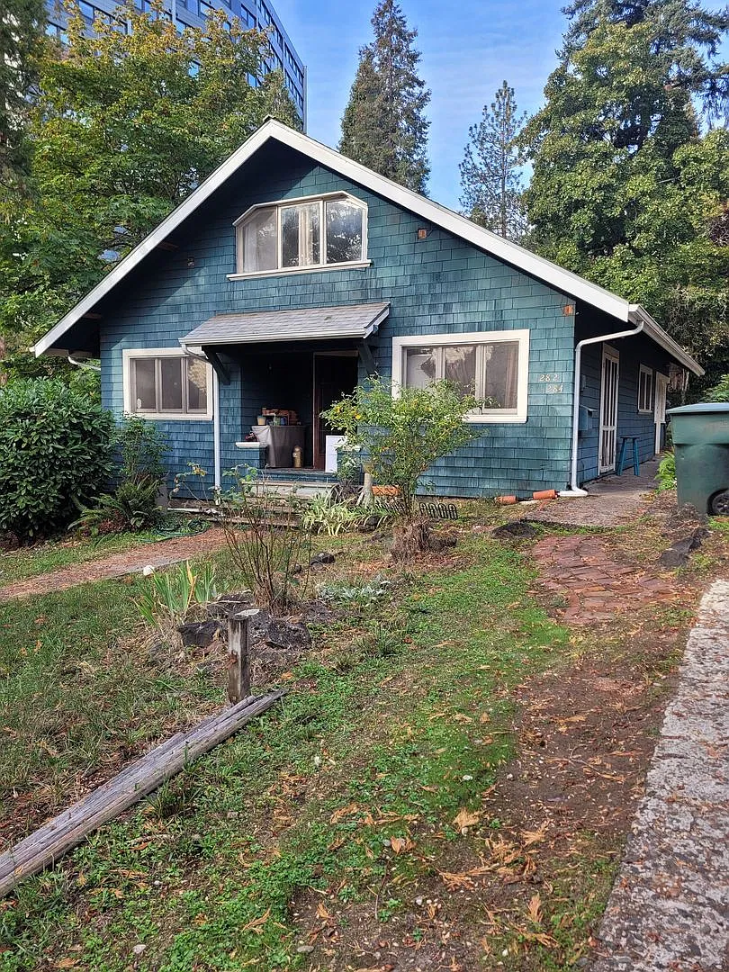 284 Pearl Street — Photo 1