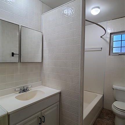 5th image of 1720 Cariker St